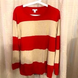 Nice strip sweater long sleeve in great shape
